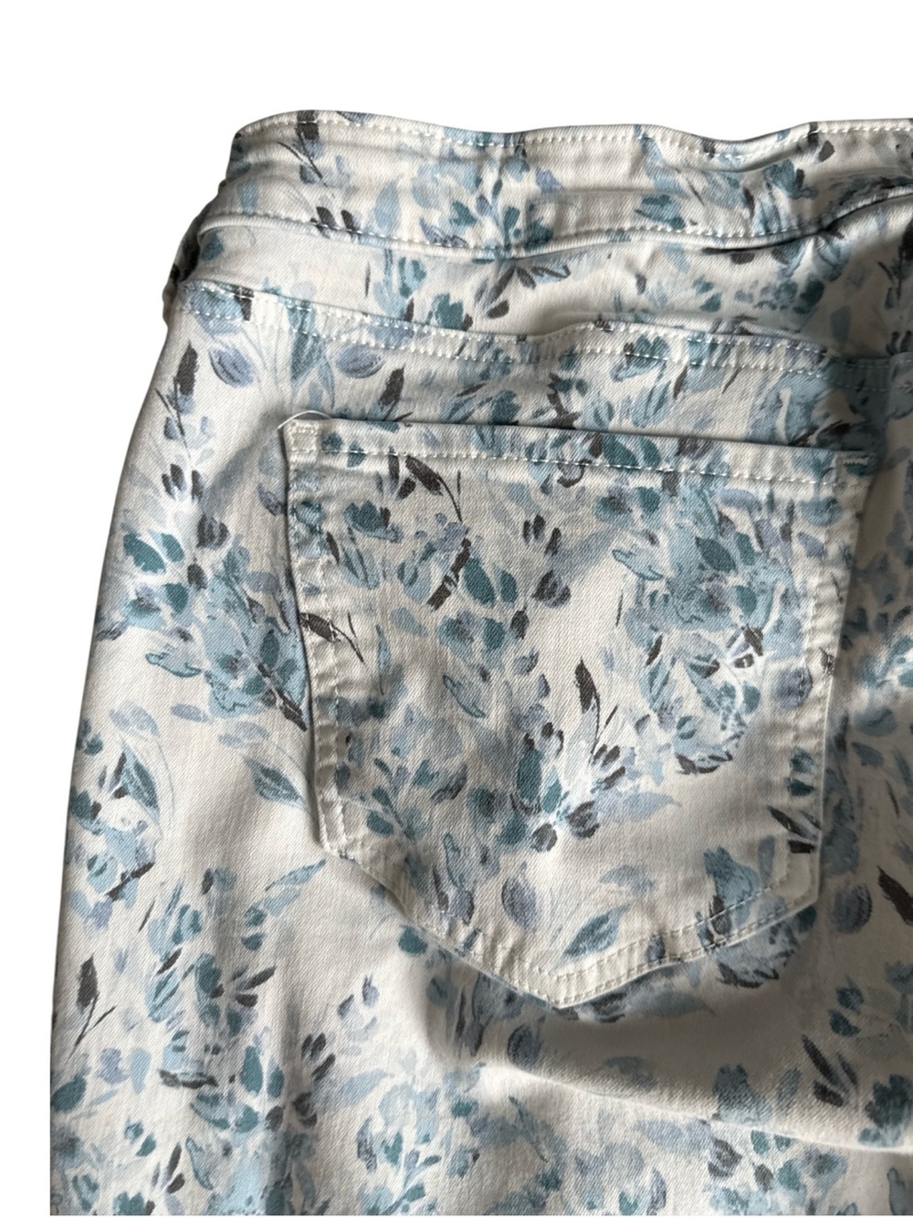 NYDJ Lift Tuck Denim Jeans Capri Women Plus 18W Blue White Floral Stretch Cuff - Picture 7 of 15